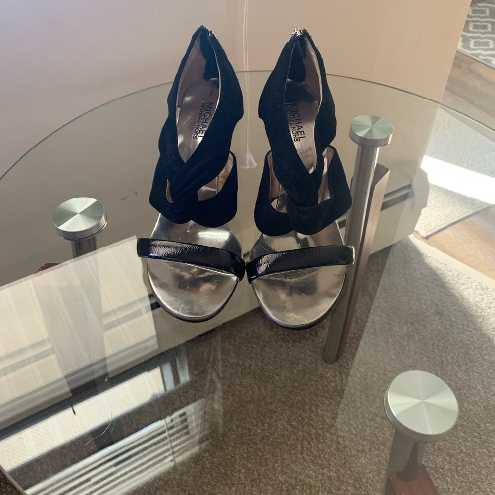 Michael Kors original shoes, wear few 2-3 times. Good condition
